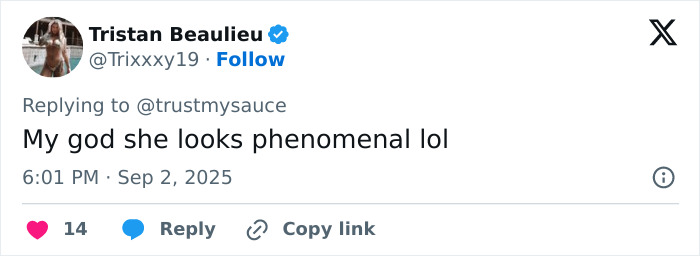 Emily Blunt’s braless look in Venice, wearing a stylish outfit, sparking plastic surgery rumors online. Emily Blunt’s braless look in Venice, wearing a stylish outfit, sparking plastic surgery rumors online.