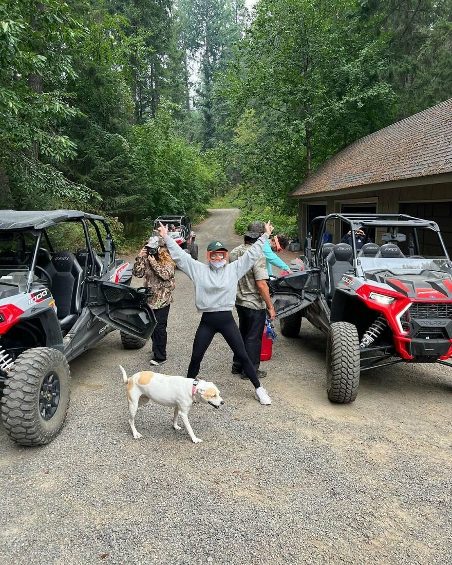 Sydney Sweeney outdoors with friends and vehicles, showcasing adventurous lifestyle linked to business ventures and net worth. Sydney Sweeney outdoors with friends and vehicles, showcasing adventurous lifestyle linked to business ventures and net worth.