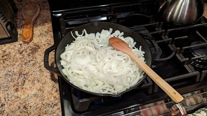 “Everybody Thinks You Got A Michelin Star”: 47 Fancy Cooking Techniques That Are Shockingly Easy