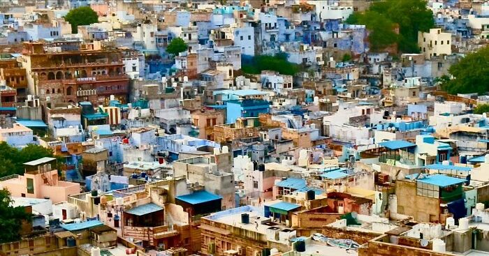 Dense urban landscape captured in vibrant street photography showcasing humanity in its purest form through Snehal Dudekula’s lens.