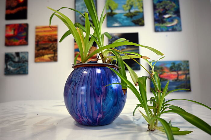 I Turn Any Vase Into Art, And Here Are My Fun & Easy Acrylic Pouring Ideas I Turn Any Vase Into Art, And Here Are My Fun & Easy Acrylic Pouring Ideas