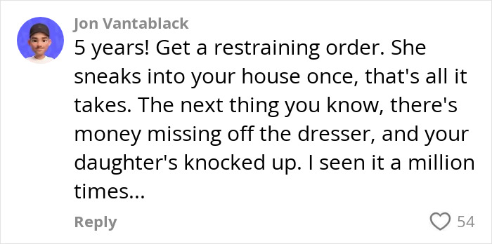 "Call The Cops": Man's Ongoing Plant Feud With House's Former Owner Goes Viral "Call The Cops": Man's Ongoing Plant Feud With House's Former Owner Goes Viral