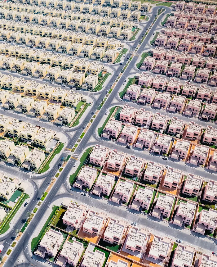 Suburban Dystopia From The Series 'Symbolic Shapes' © Florian Kriechbaumer