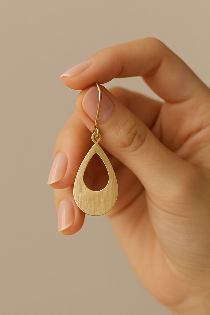 Hey Pandas, AITA For Refusing To Cover Full Rent After Someone Slept In My Room? Hey Pandas, AITA For Refusing To Cover Full Rent After Someone Slept In My Room?