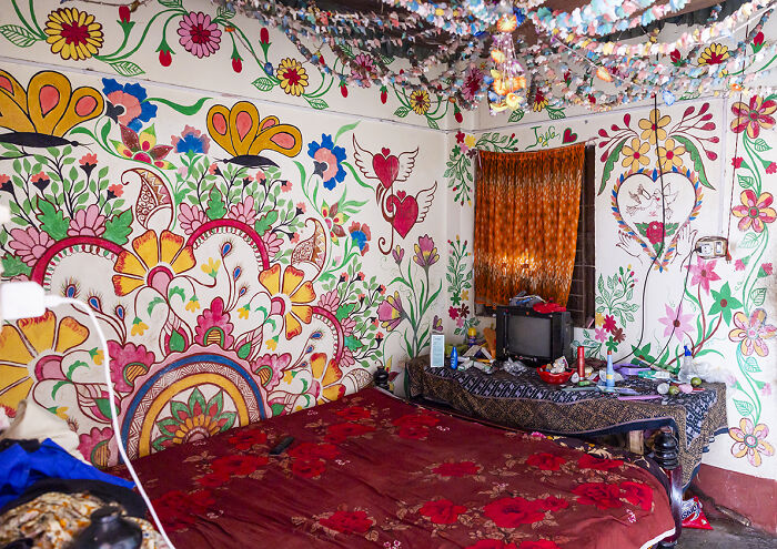 I Visited A Village Where Every Season Brings New Murals On The Mud Walls