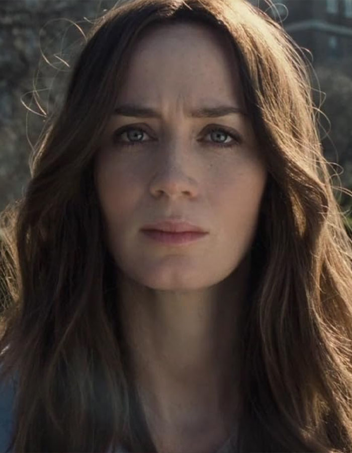 Emily Blunt close-up portrait with natural makeup and loose hair, linked to plastic surgery rumors in Venice appearance. Emily Blunt close-up portrait with natural makeup and loose hair, linked to plastic surgery rumors in Venice appearance.