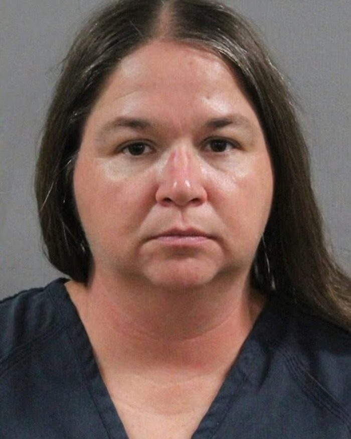 Amish mom with serious expression in mugshot after confession to officers about drowning 4YO son going viral Amish mom with serious expression in mugshot after confession to officers about drowning 4YO son going viral