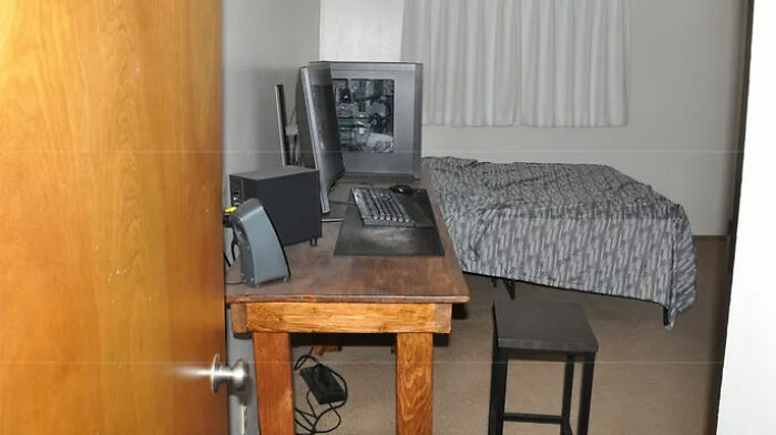 Prison room with a desk, computer, and bed linked to Bryan Kohberger Idaho crimes discussion before arrest. Prison room with a desk, computer, and bed linked to Bryan Kohberger Idaho crimes discussion before arrest.