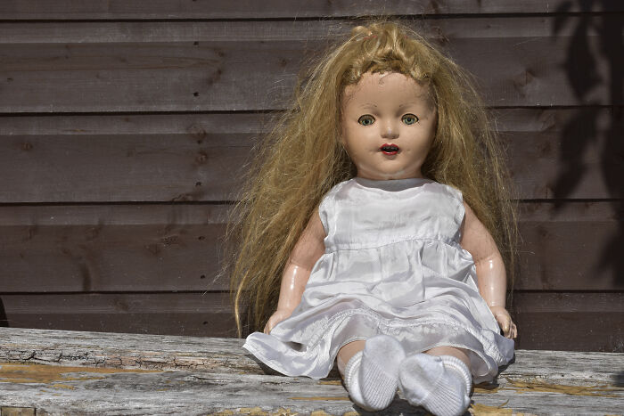 42 Chilling Stories From Security Guards Who Experienced The Scariest Moments On Duty