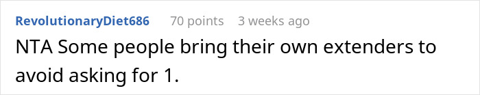 Screenshot of a comment discussing whether a flight attendant should offer an overweight woman a seatbelt extender immediately. Screenshot of a comment discussing whether a flight attendant should offer an overweight woman a seatbelt extender immediately.