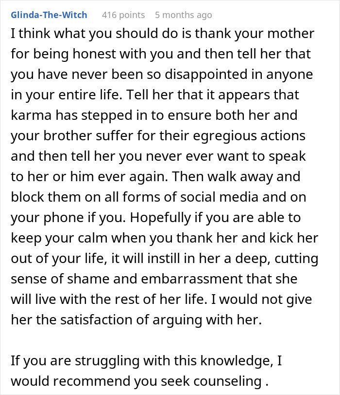 Alt text: Comment discussing a mom hiding college acceptance letters from least favorite kid and advice on handling the situation. Alt text: Comment discussing a mom hiding college acceptance letters from least favorite kid and advice on handling the situation.