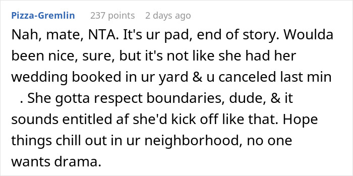 Screenshot of a Reddit comment discussing a woman demanding to marry in a stranger’s backyard and the refusal causing drama. Screenshot of a Reddit comment discussing a woman demanding to marry in a stranger’s backyard and the refusal causing drama.