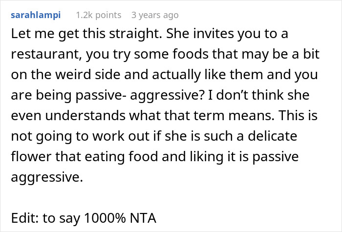 Text post discussing reactions to ordering fried pork intestine at a restaurant and addressing passive-aggressive behavior. Text post discussing reactions to ordering fried pork intestine at a restaurant and addressing passive-aggressive behavior.