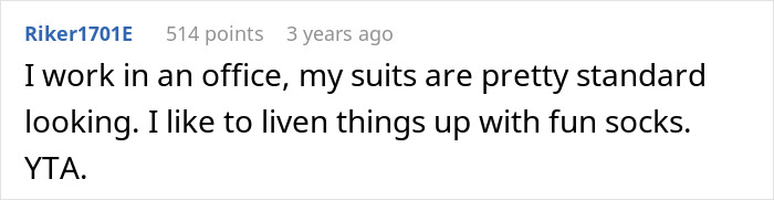 Text post from an office worker about wearing colorful socks, highlighting workplace harassment and HR involvement.
