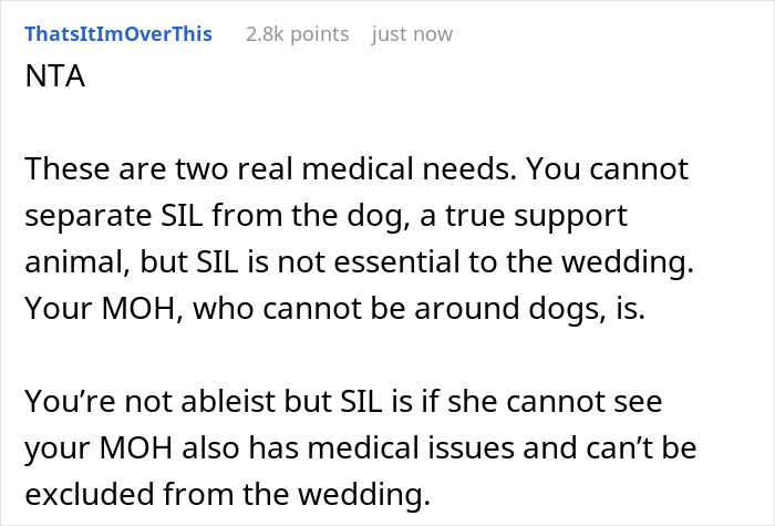 Screenshot of a forum comment discussing refusal of a sister-in-law’s service dog at a wedding and related medical needs.