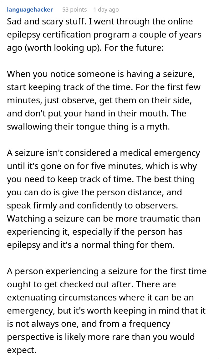 Text post discussing medical seizure protocols and criticizing Korean Airlines crew for failing basic emergency response procedures. Text post discussing medical seizure protocols and criticizing Korean Airlines crew for failing basic emergency response procedures.