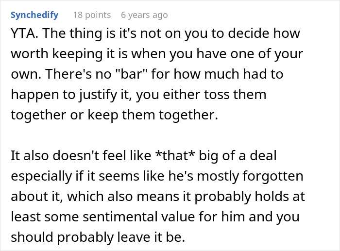 Screenshot of online discussion about a wife asking to toss ex-girlfriend’s memory box but keep late ex-boyfriend’s box.