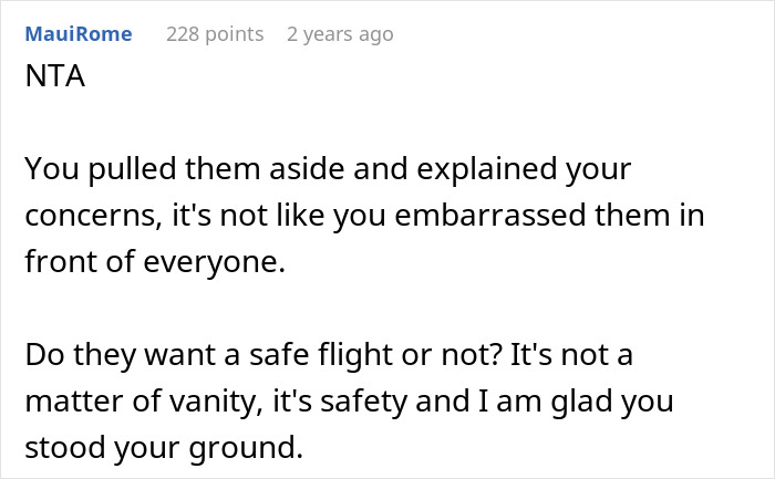 Screenshot of an online discussion about a guy refusing to let obese family members fly in his plane, causing family drama. Screenshot of an online discussion about a guy refusing to let obese family members fly in his plane, causing family drama.