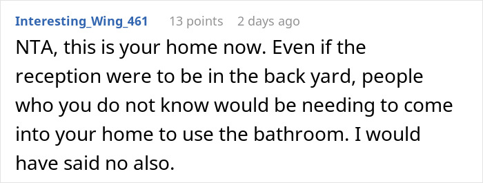 Text excerpt from online discussion, woman demands to marry in stranger’s backyard and faces refusal with emotional reaction. Text excerpt from online discussion, woman demands to marry in stranger’s backyard and faces refusal with emotional reaction.