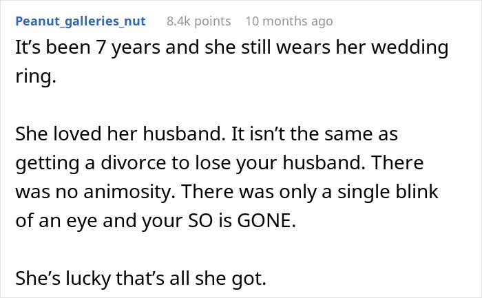 Text post about a widow still wearing her wedding ring years later, reflecting on losing her husband.