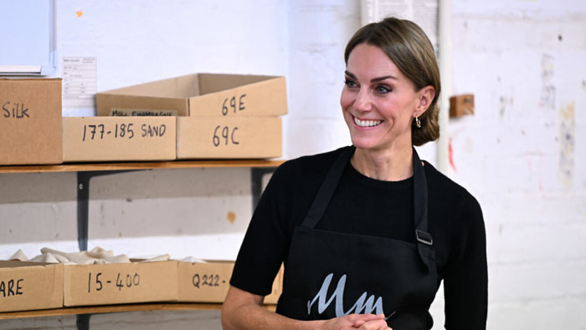 Kade Middleton smiling with a perfect bun hairstyle, showcasing the no-hairband bun trick that went viral online.