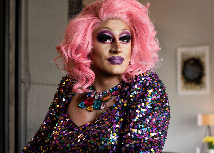 40 Wild Stories Of People With A Secret Life They Thought They Could Hide