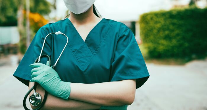 “Never Doing That Again”: 49 People Share How Their Spouse’s Job Tore Their Relationship Apart