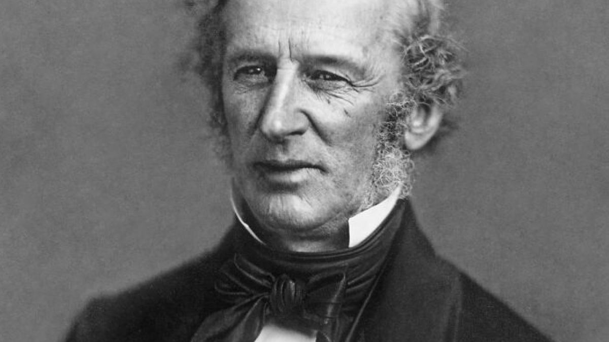 Black and white portrait of an older man representing the worldu2019s richest family in historical context of wealth loss.