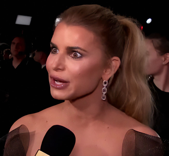 Jessica Simpson on VMAs red carpet sparking plastic surgery rumors with a new and unrecognizable appearance. Jessica Simpson on VMAs red carpet sparking plastic surgery rumors with a new and unrecognizable appearance.