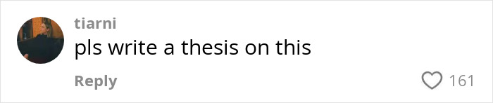 Comment from user tiarni asking for a thesis on Gen Z clients' troubling behavior discussed by a therapist online. Comment from user tiarni asking for a thesis on Gen Z clients' troubling behavior discussed by a therapist online.