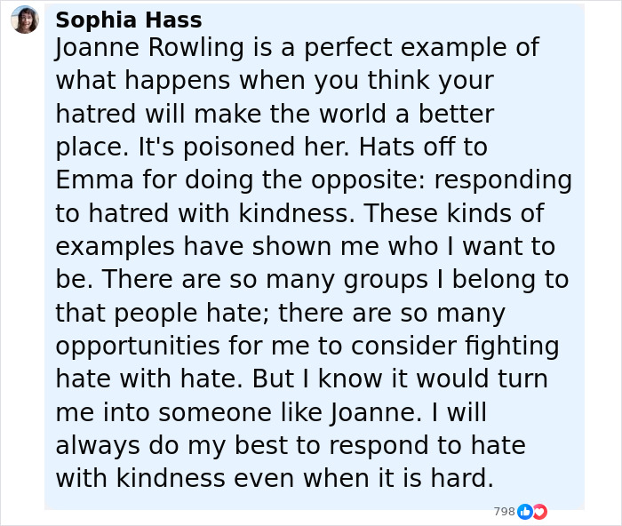 Comment discussing J.K. Rowling’s harsh response to Emma Watson, highlighting kindness versus hatred in the exchange. Comment discussing J.K. Rowling’s harsh response to Emma Watson, highlighting kindness versus hatred in the exchange.