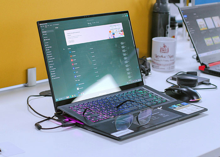 Someone Asks People To Describe Their Job As Poorly As Possible, And 50 Hilariously Deliver