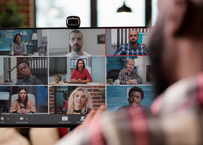 45 Of The Most Unhinged Workplace Incidents To Get You Through Your Day