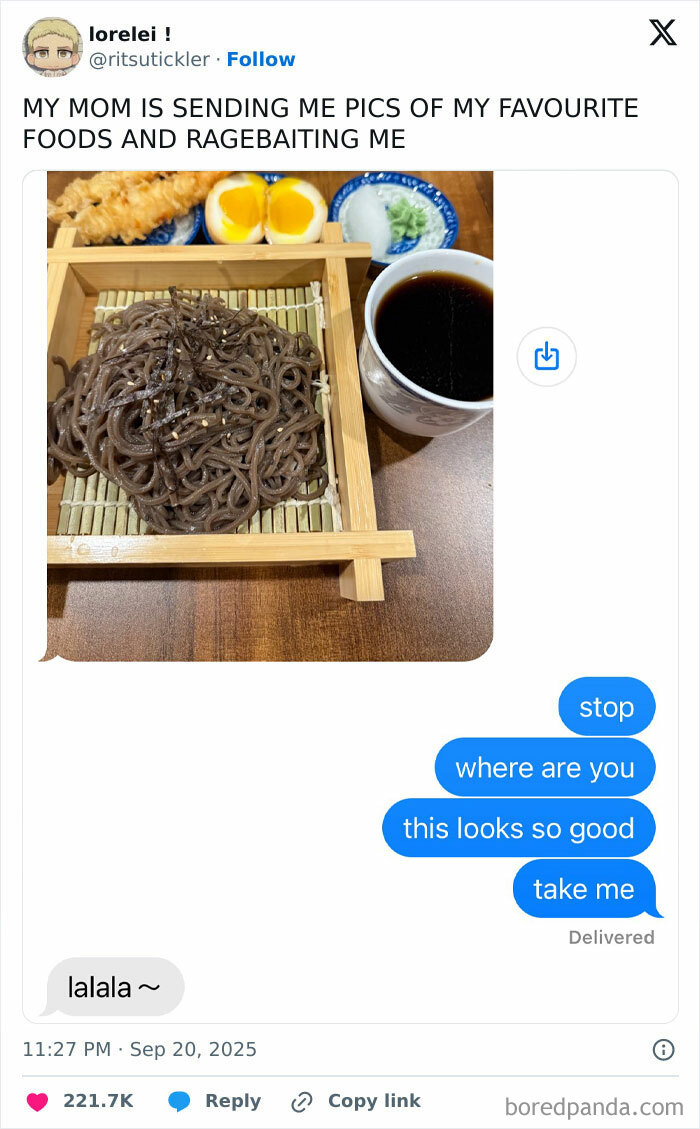 Text message exchange showing funny and wholesome parents sharing pictures of favorite foods with kids online.