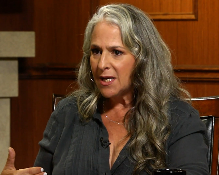 “I Guess She Didn’t Watch The Office”: Zoë Kravitz Explains Why ‘Friends’ Belongs In The Past “I Guess She Didn’t Watch The Office”: Zoë Kravitz Explains Why ‘Friends’ Belongs In The Past