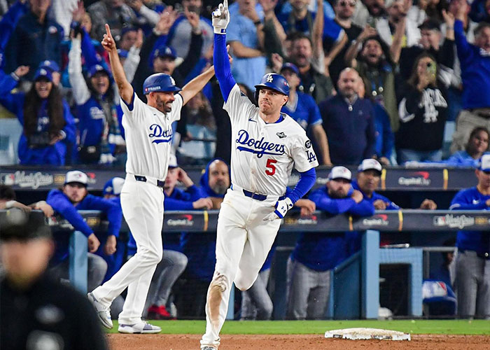 Sydney Sweeney Divides Fans With Her World Series Game 4 Intro: “Who Invited You?” Sydney Sweeney Divides Fans With Her World Series Game 4 Intro: “Who Invited You?”