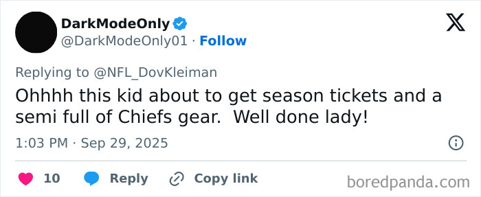 Tweet from DarkModeOnly sarcastically praising Kansas City Karen for taking headband from 10YO boy amid viral controversy. Tweet from DarkModeOnly sarcastically praising Kansas City Karen for taking headband from 10YO boy amid viral controversy.