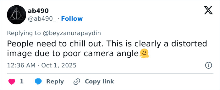 Twitter user comments on distorted image of Emma Stone from Louis Vuitton photos fueling plastic surgery speculation. Twitter user comments on distorted image of Emma Stone from Louis Vuitton photos fueling plastic surgery speculation.