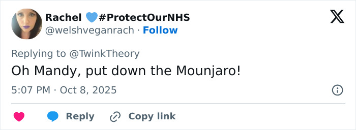 Twitter user reacting with a comment about Mandy Moore's unrecognizable new look that baffles fans online. Twitter user reacting with a comment about Mandy Moore's unrecognizable new look that baffles fans online.