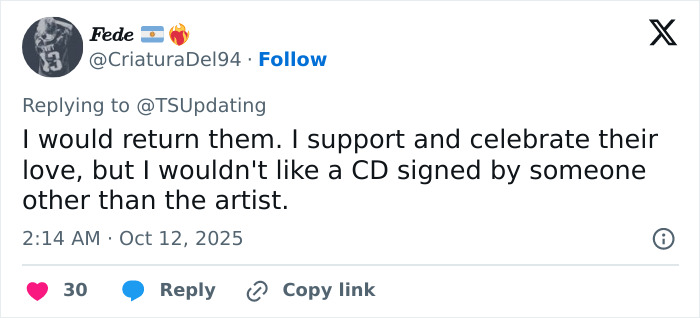 Tweet criticizing autograph on Taylor Swift albums, with tradwife and Travis Kelce fans expressing frustration online. Tweet criticizing autograph on Taylor Swift albums, with tradwife and Travis Kelce fans expressing frustration online.