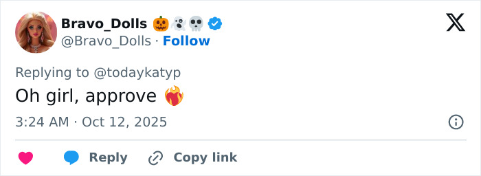 Katy Perry and shirtless Justin Trudeau getting cozy on a yacht in steamy new photos outdoors on a sunny day. Katy Perry and shirtless Justin Trudeau getting cozy on a yacht in steamy new photos outdoors on a sunny day.