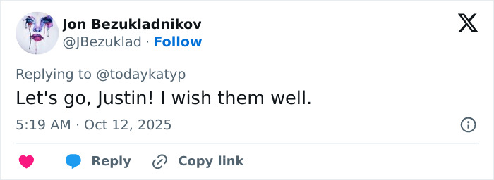 Katy Perry and shirtless Justin Trudeau getting cozy together on a yacht in steamy new photos. Katy Perry and shirtless Justin Trudeau getting cozy together on a yacht in steamy new photos.