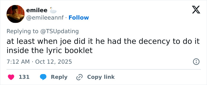 Tweet from a fan commenting on Travis Kelce autographing Taylor Swift albums, sparking Tradwife fan outrage. Tweet from a fan commenting on Travis Kelce autographing Taylor Swift albums, sparking Tradwife fan outrage.