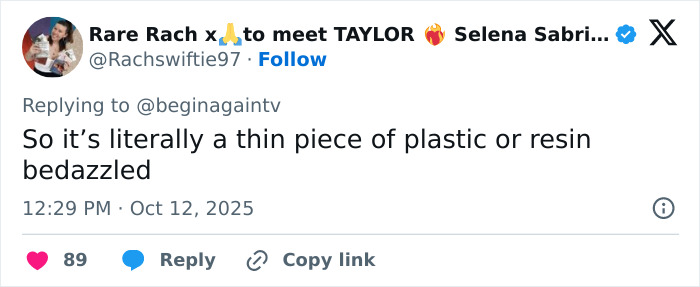 Screenshot of a Twitter post mocking Taylor Swiftâs $40 Life Of A Showgirl hairbrush as a thin plastic or resin piece. Screenshot of a Twitter post mocking Taylor Swiftâs $40 Life Of A Showgirl hairbrush as a thin plastic or resin piece.