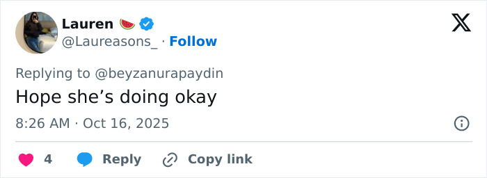 Fan tweet expressing concern after Victoria’s Secret Angel’s unrecognizable new look shocks at fashion show. Fan tweet expressing concern after Victoria’s Secret Angel’s unrecognizable new look shocks at fashion show.