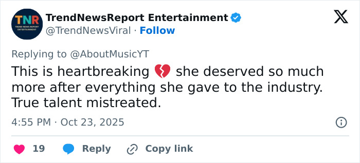 Tweet from TrendNewsReport Entertainment discussing the heartbreaking reason behind K-Pop icon Park Bom's plastic surgery transformation. Tweet from TrendNewsReport Entertainment discussing the heartbreaking reason behind K-Pop icon Park Bom's plastic surgery transformation.