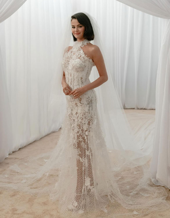 “Poor Bieber”: Selena Gomez’s Wedding Photo Dump Has Everyone Talking “Poor Bieber”: Selena Gomez’s Wedding Photo Dump Has Everyone Talking