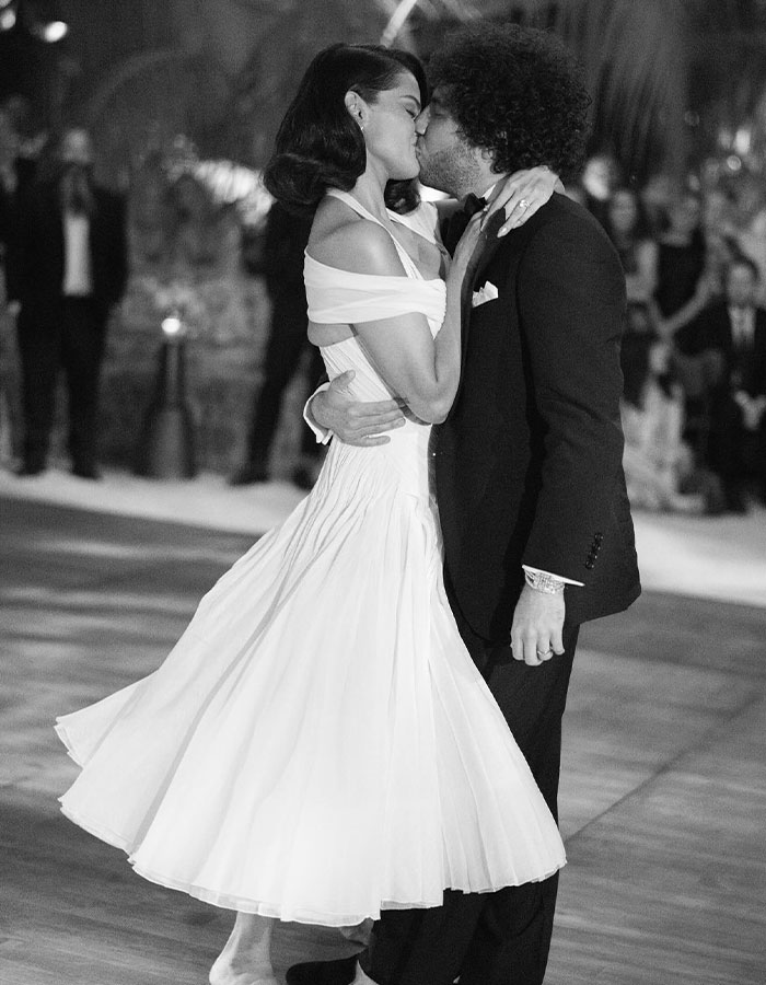 “Poor Bieber”: Selena Gomez’s Wedding Photo Dump Has Everyone Talking “Poor Bieber”: Selena Gomez’s Wedding Photo Dump Has Everyone Talking