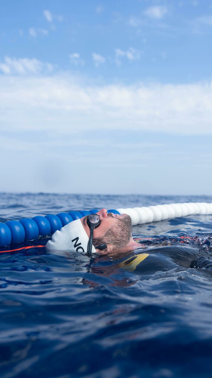 Man Who Swam For 110 Miles Without Sleeping Reveals "Intense" Hallucinatory Experience Man Who Swam For 110 Miles Without Sleeping Reveals "Intense" Hallucinatory Experience