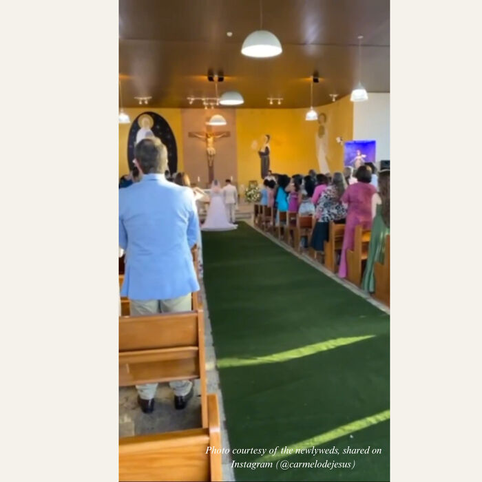 Stray Dog Crashes A Wedding And Leaves With A Forever Family Stray Dog Crashes A Wedding And Leaves With A Forever Family